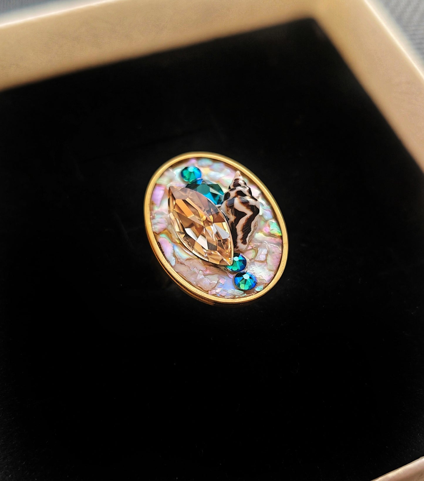 Bague L réglable en acier inoxydable – Cristal, nacre & coquillage – Pièce unique